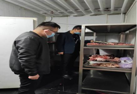 杭錦旗巴拉貢市場監(jiān)督管理所開展大型餐飲服務(wù)單位食品安全專項(xiàng)檢查